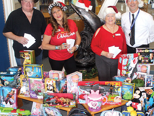 Eagles Donate Christmas Toys